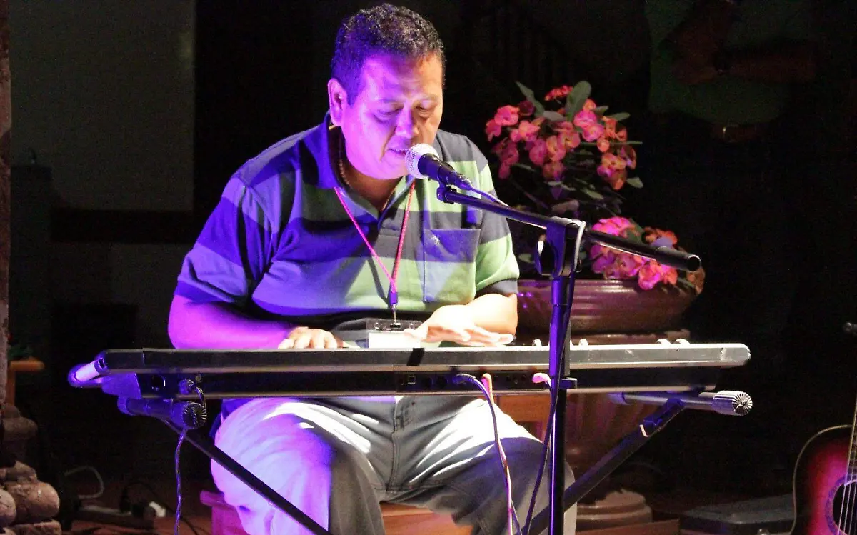 Músico de la Catedral de Tampico celebrará su cumpleaños Charly Baquedano (3)